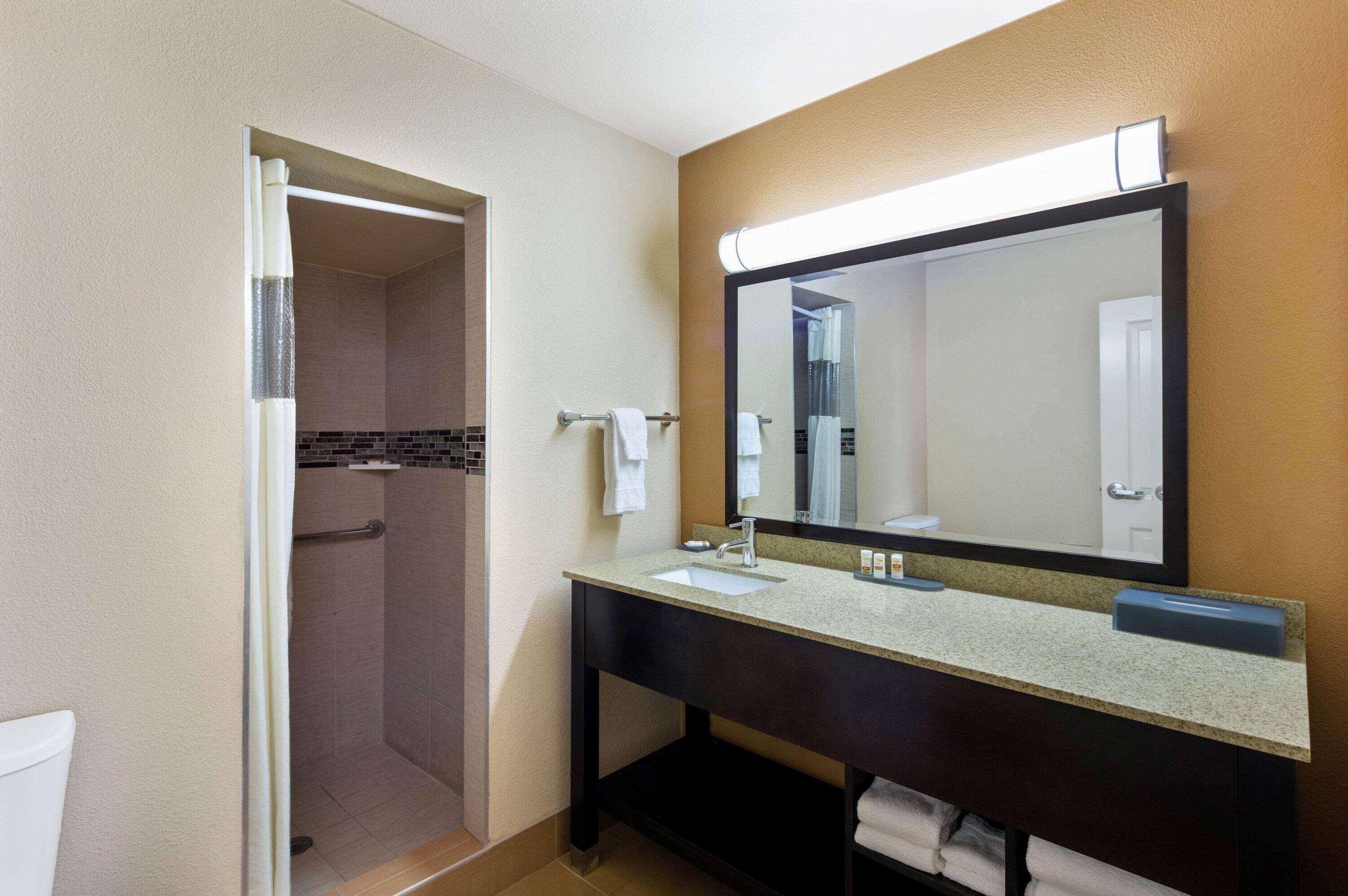 University Inn & Suites Бъркли Екстериор снимка